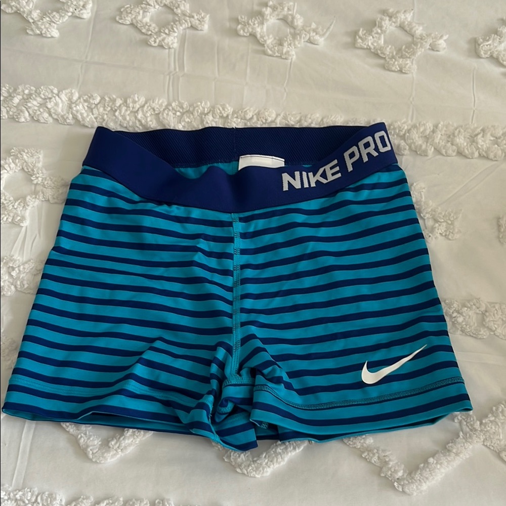 Women’s Nike Pro Teal and Navy Striped Shorts size small